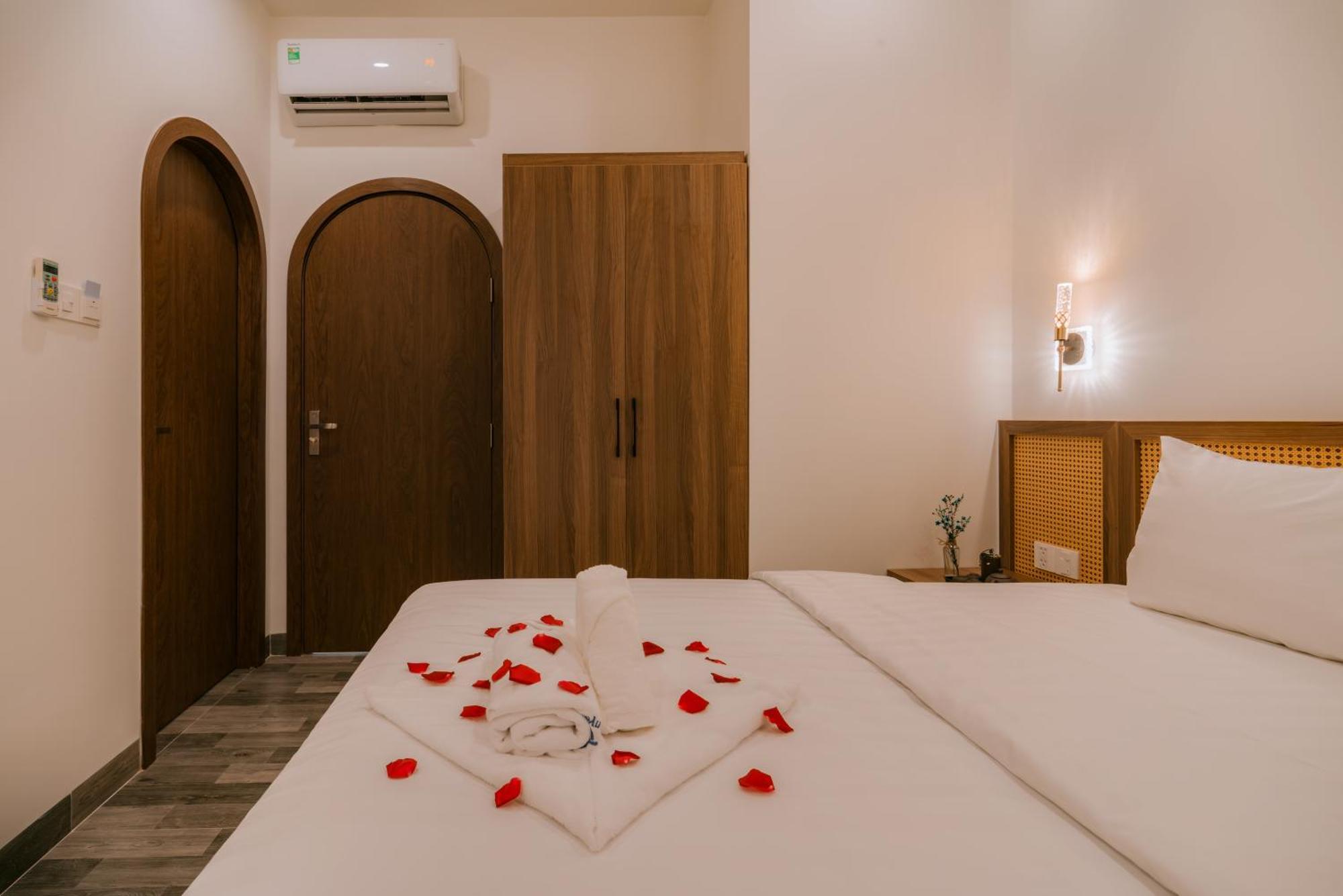 De V'Charm Hotel Dong Tac Экстерьер фото